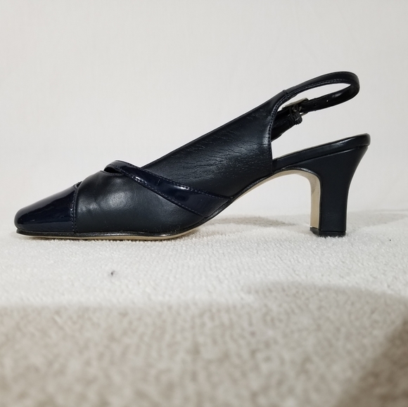 Tender tootsies New sling back dark blue heels - Picture 1 of 5